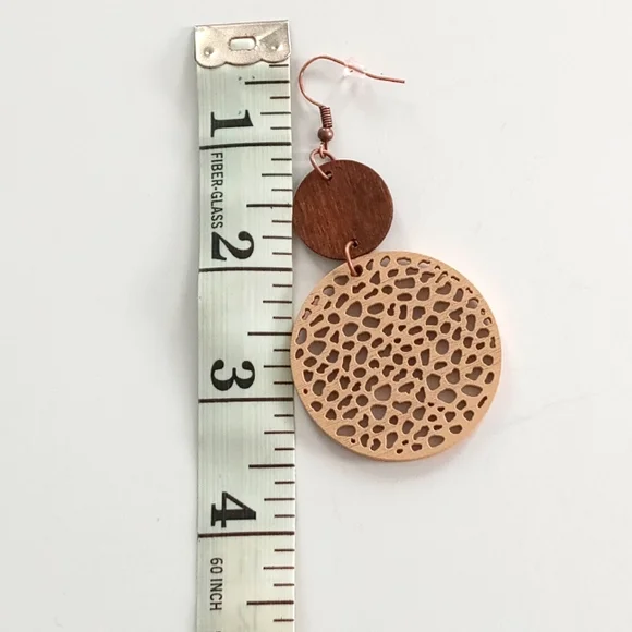 NWOT Elegant Brown and Tan Wood Dangle Earrings, Faux Gold Hooks Costume Jewelry - Picture 2 of 3